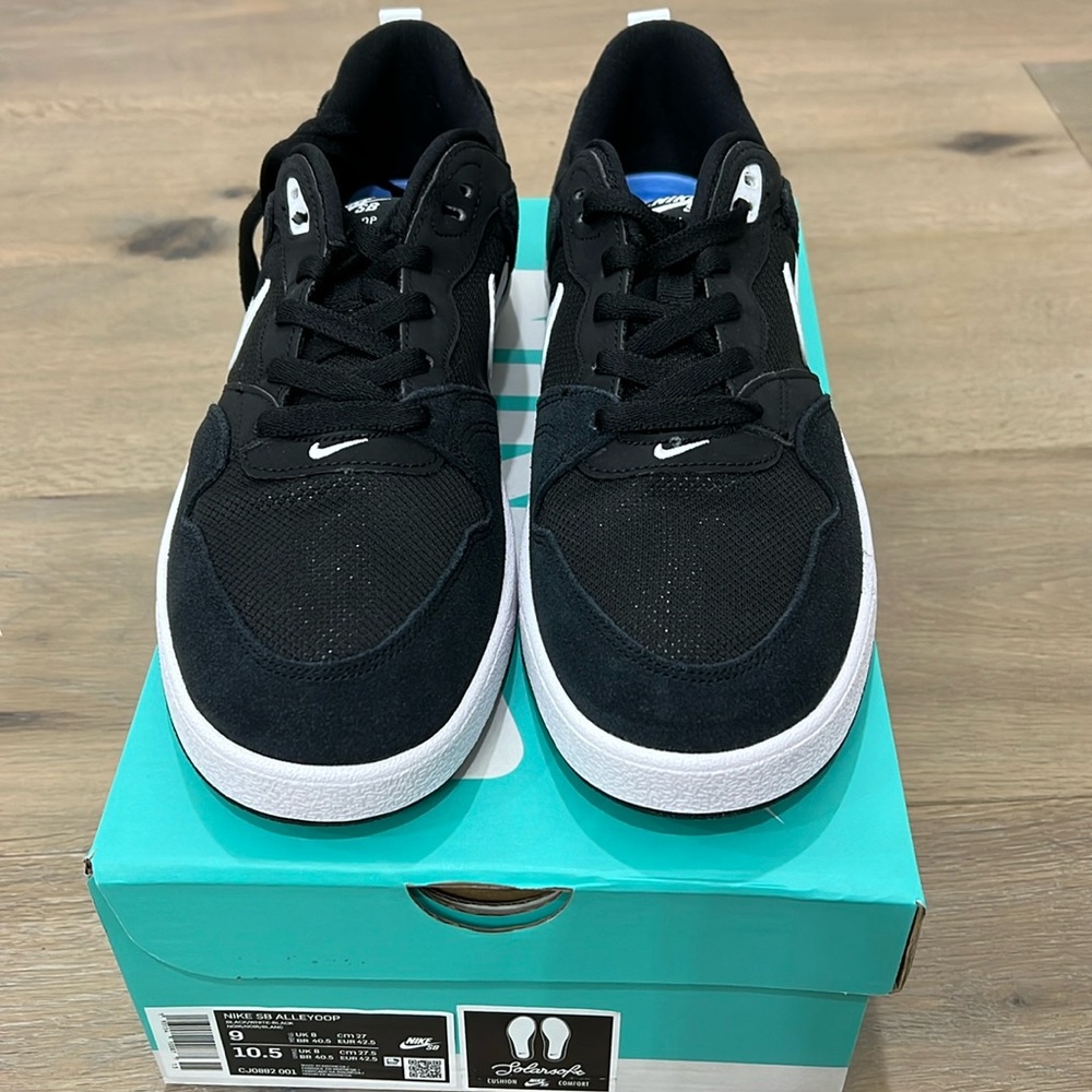 Brand new in box Nike SB Alleyoop shoes in black and white